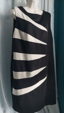 R&M Richards Dress Women's 14w Black White Sheath Zip Back Sleeveless